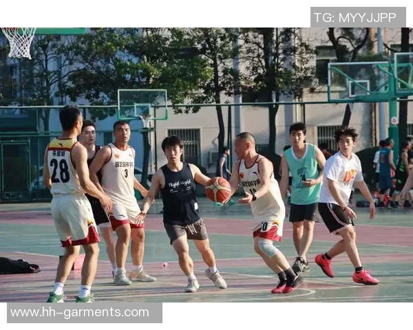 重庆篮球队的默契配合与战术分析探索篮球魅力的团队精神 重庆篮球队的默契配合与战术分析探索篮球魅力的团队精神