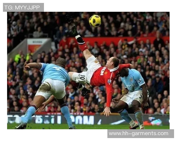 身板魁梧的足球明星如何在赛场上展现力量与技巧的完美结合 身板魁梧的足球明星如何在赛场上展现力量与技巧的完美结合