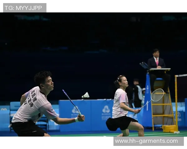 全运会精彩回顾重庆羽毛球队展现出色速度与团队默契 全运会精彩回顾重庆羽毛球队展现出色速度与团队默契